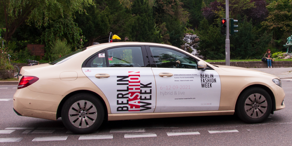 Berliner Taxiwerbung Referenz Fashion Week 2021 